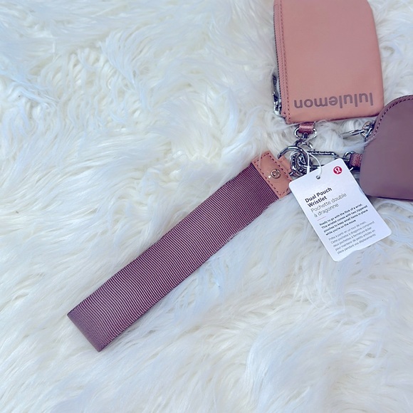 Lululemon Dual Pouch Wristlet NWT *LAST ONE!!* Pink Pastel/Twilight Rose  NWT - Picture 5 of 5